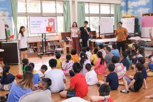 Sinh viên người Việt Nam và Indonesia trường I-SHOU University giới thiệu về văn hóa quê nhà, thúc đẩy giao lưu văn hóa (nguồn : I-SHOU University