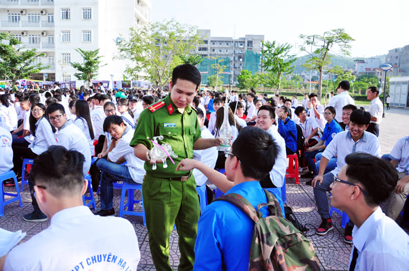 Tuyên truyền phòng, chống ma túy trong học đường. Ảnh: Công an tỉnh Quảng Ninh