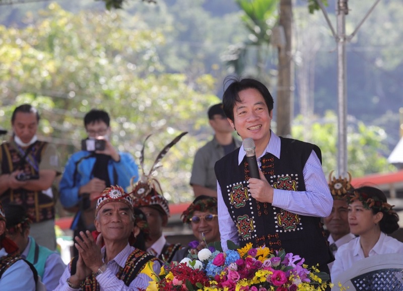 Vice President William Lai in traditional Paiwan clothes.(The Millet Academy photo)