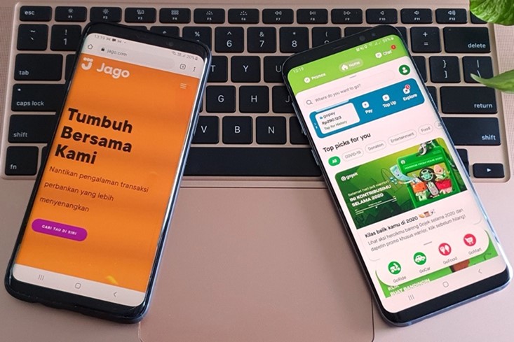Mobile app Jago dan Gojek (courtesy of KrAsia)