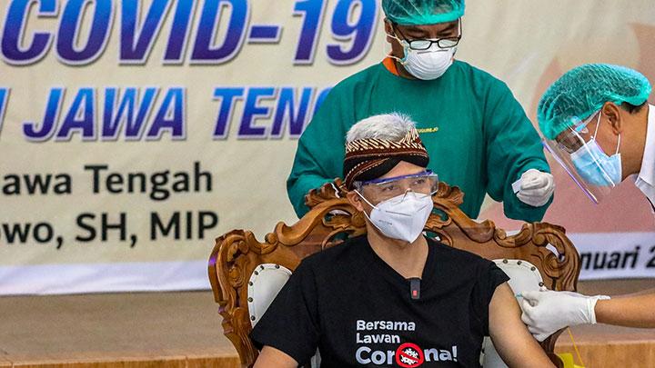 Gubernur Jawa Tengah Ganjar Pranowo menyuarakan dukungannya terhadap pengembangan vaksin Covid-19 Sumber : TEMPO.CO