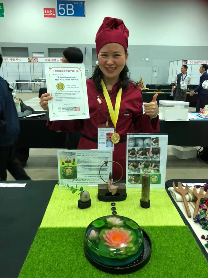 Wen participated in a 2020 Changhua New Immigrant Exotic Cuisine Competition, and won first place with her 3D artistic jelly. Image courtesy of Changhua County Service Station.  