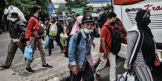 Upaya Kurangi Penularan Covid-19, Mudik Lebaran akan diberi Sanksi. Sumber : Merdeka.com