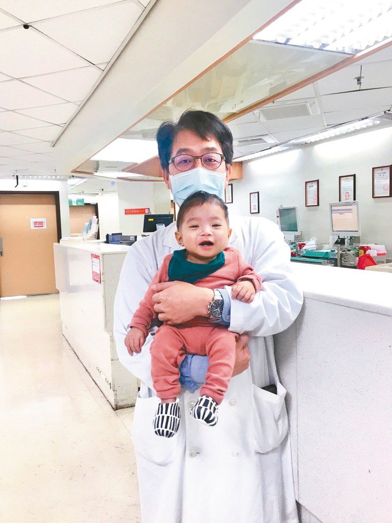 หมอเปลี่ยนตับ Bei Rong ช่วยชีวิต “เด็กทารกเวียดนาม” ผ่าตัดนาน 18 ชม.
