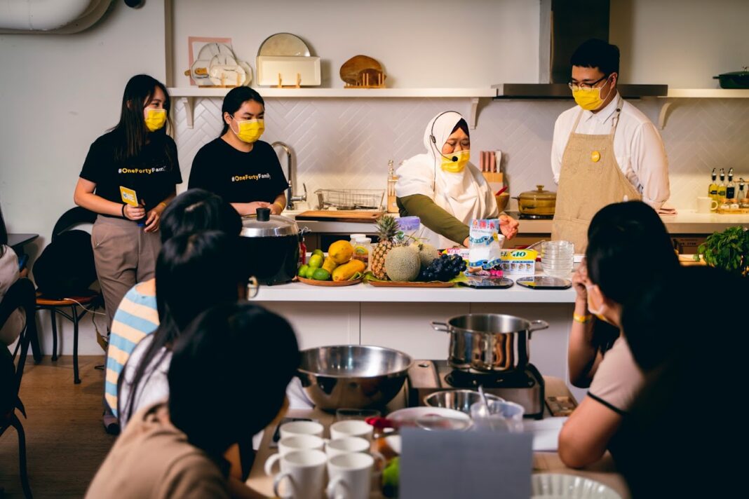 Pekerja Migran Menjadi Novelis Mengajar Orang Taiwan Membuat Manisan Khas  Indonesia. Sumber : The China Post
