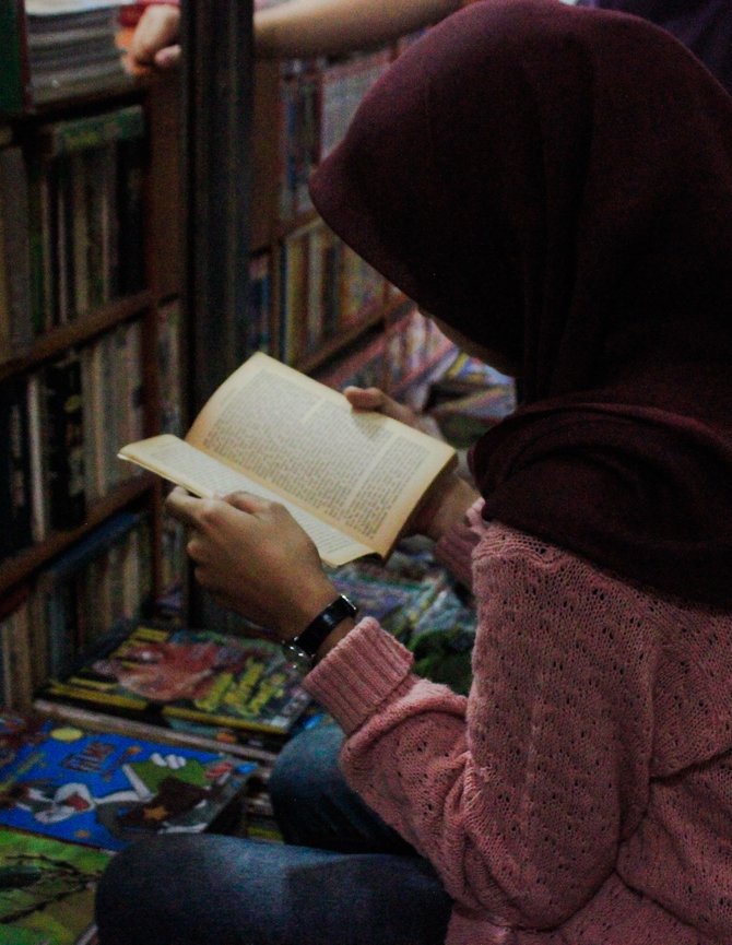 Berburu Buku Bekas di Pasar Palasari Bandung yang Melegenda. Sumber : Merdeka.com