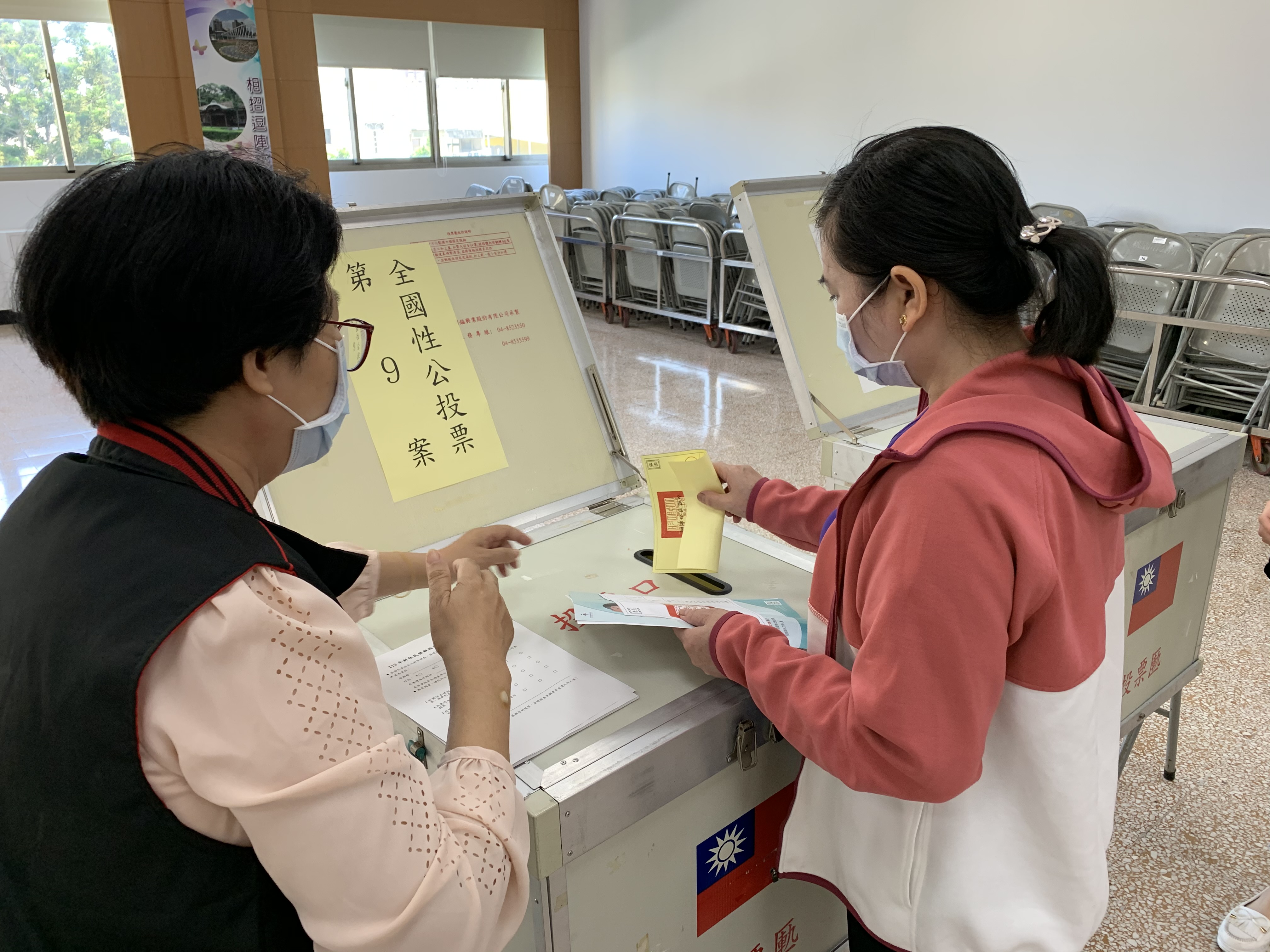 桃園服務站辦新住民公民投票模擬教學　多處網站提供多語懶人包　圖／桃園市服務站提供