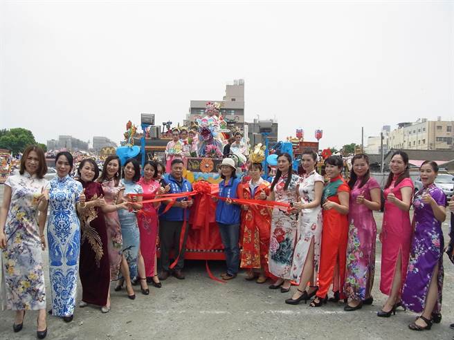 雲林推「女力迓媽祖」，新住民媽媽打造「藝閣車」首度扮仙。