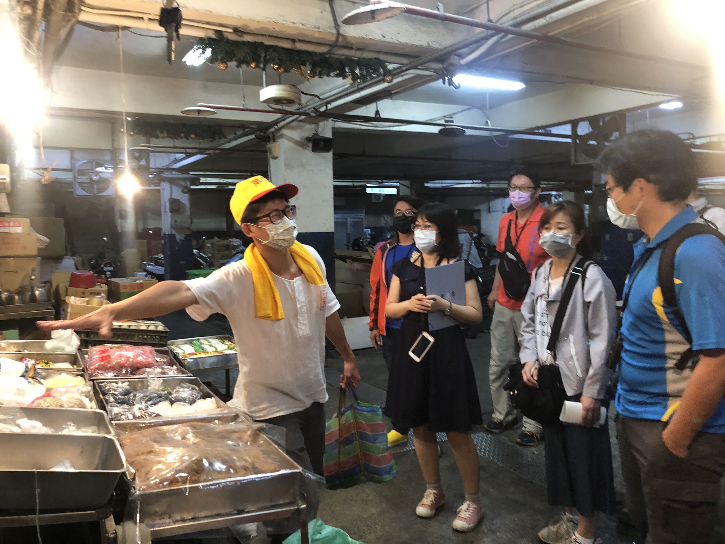 Yilan Government introduces local market traditions to foreigners and educators. Image Courtesy of Yilan County Government. 