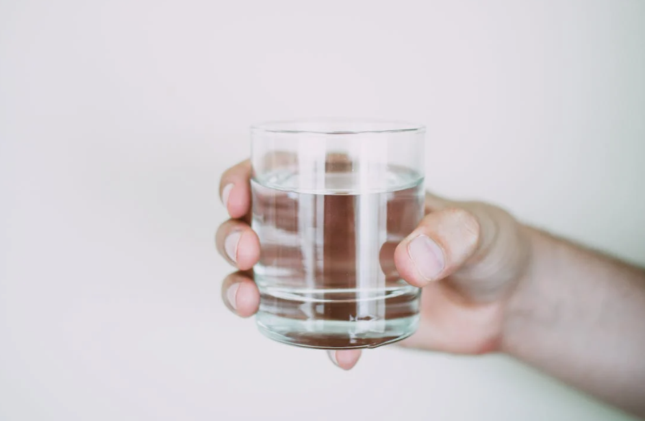 醫師建議「飲水黃金公式」喝對水更健康