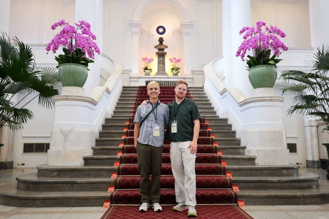The well-known Canadian science YouTube channel "AsapSCIENCE" hosts Mitchell Moffit and Gregory Brown visited Taiwan as part of "Spend a Night @ Taiwan's Presidential Office Building."   Photo provided by GACC