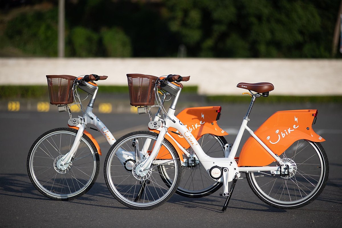 新竹科學園區管理局日前宣布，引進250輛YouBike 2.0E電動輔導自行車  圖／翻攝自維基百科