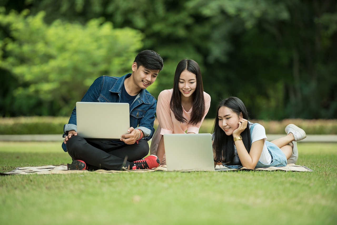 Pelajar asing dan pelajar Tionghoa perantauan tidak hanya menjadi sumber penting pendaftaran di banyak sekolah, namun juga sangat populer di industri perhotelan.  (Sumber foto : Pixabay)