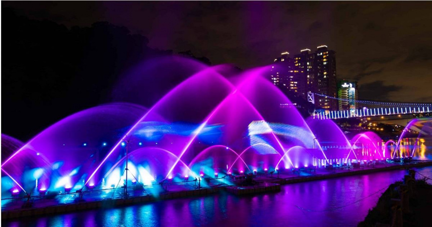 Bitan Water Dance 2023 will kick off on March 31th.  Photo provided by Tourism Bureau, New Taipei City