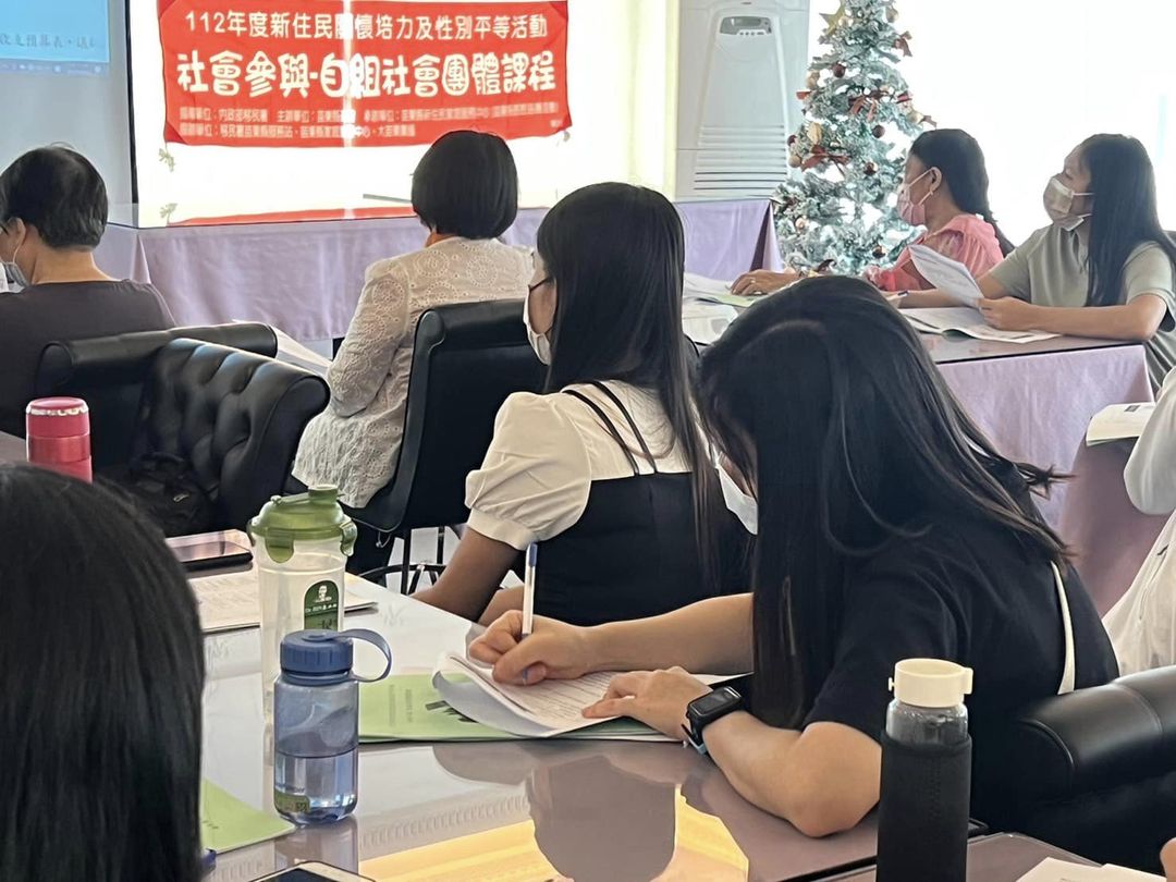 Trung tâm Phục vụ Gia đình Tân di dân huyện Miêu Lật tổ chức một chuỗi hoạt động chủ đề bình đẳng giới. (Ảnh: Lấy từ Facebook Trung tâm Phục vụ Gia đình Tân di dân huyện Miêu Lật)