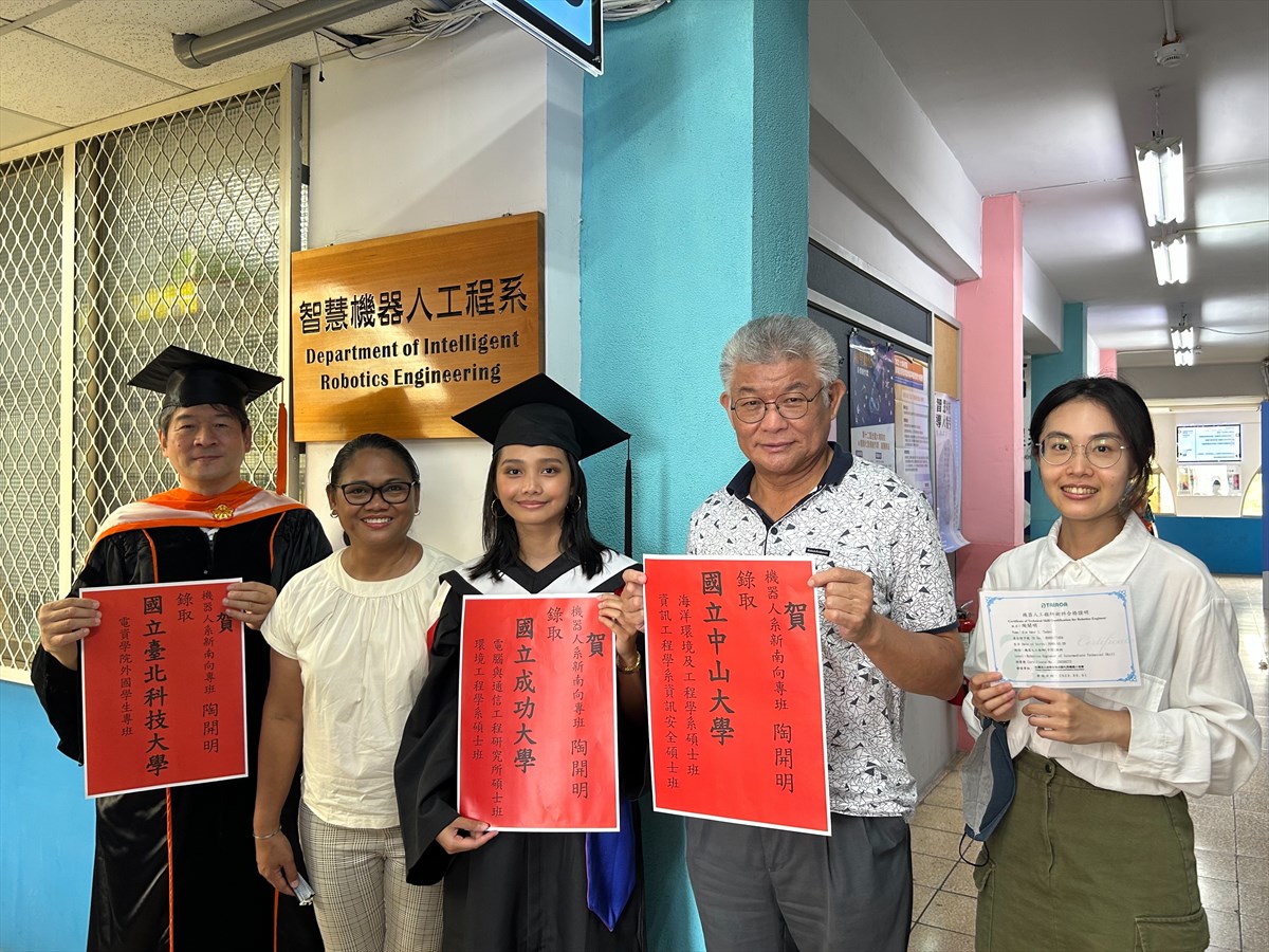 Kim Amor I. Tadeo (陶開明), the first new southbound Filipino student obtains an iPAS certificate will stay in Taiwan for graduate school.  Photo reproduced from Kung Shan University website