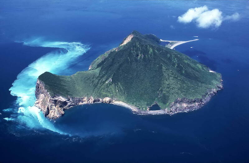 Overlooking Guishan Island    （Photo / Authorized & Provided by Northeast and Yilan Coast National Scenic Area Administration）