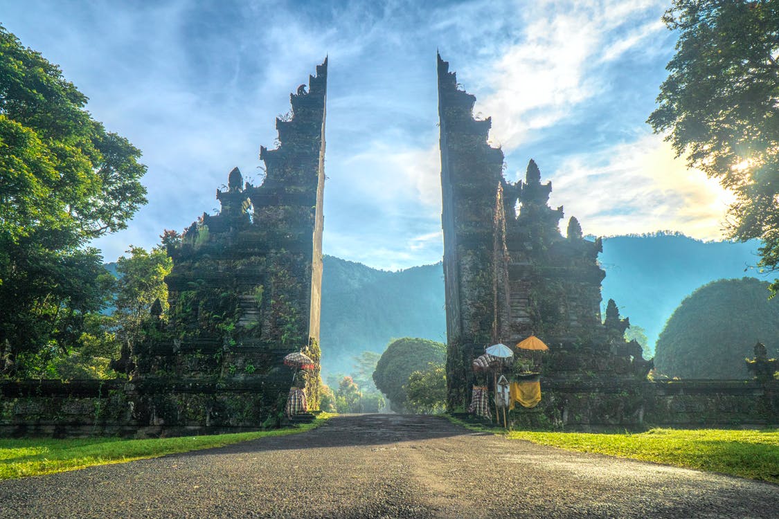 位於印尼巴厘島上的漢達拉門 圖／翻攝自Pixabay圖庫