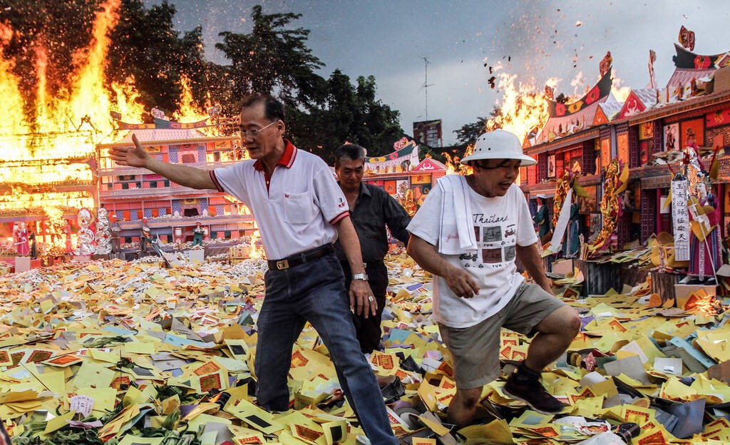 印尼華人在中元節也會舉辦大型的普度祭拜儀式  圖／翻攝自維基百科