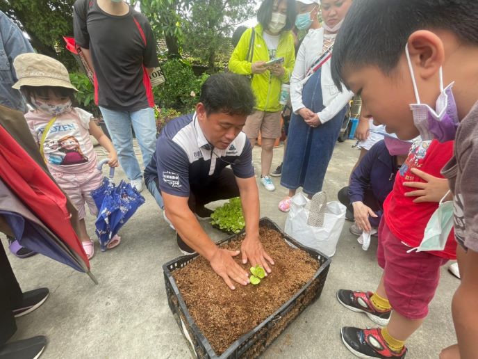 食農教育班讓新住民家庭們認識在地農業 圖／台中市政府提供