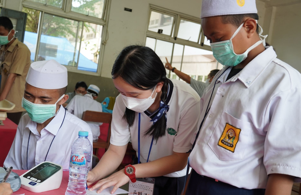 志工服務教育 台南慈濟高中前進印尼 擔任義診團志工