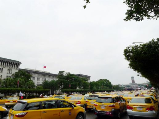 Untuk meningkatkan perlindungan orang yang naik taksi, asuransi penumpang akan diwajibkan mulai 15 Juni 2023.  (Sumber foto : Facebook台北市計程車客運商業同業公會)