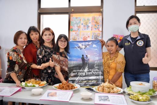 Asosiasi Imigran Baru Xingang Kabupaten Chiayi mengadakan "Kompetisi Pertukaran Masakan Eksotis", dan banyak saudari imigran baru berpartisipasi secara aktif.  (Sumber foto : Departemen Imigrasi)
