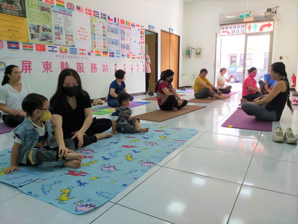 NIA Pingtung County Service Center Invites Egyptian Wife to Teach Yoga 