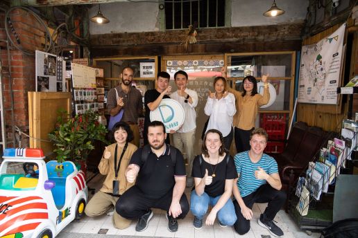 Foreign postgraduates and interns visit Dalin for impetus of cross-border exchanges with Taiwanese youth. Photo reproduced from Taiwan Nextgen Foundation Facebook