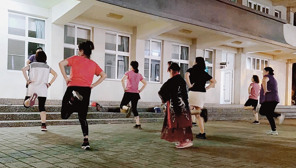 Trung tâm phục vụ tân di dân Cao Hùng mở lớp dạy nhảy aerobic. (Ảnh: lấy từ Trung tâm phục vụ tân di dân Cao Hùng)