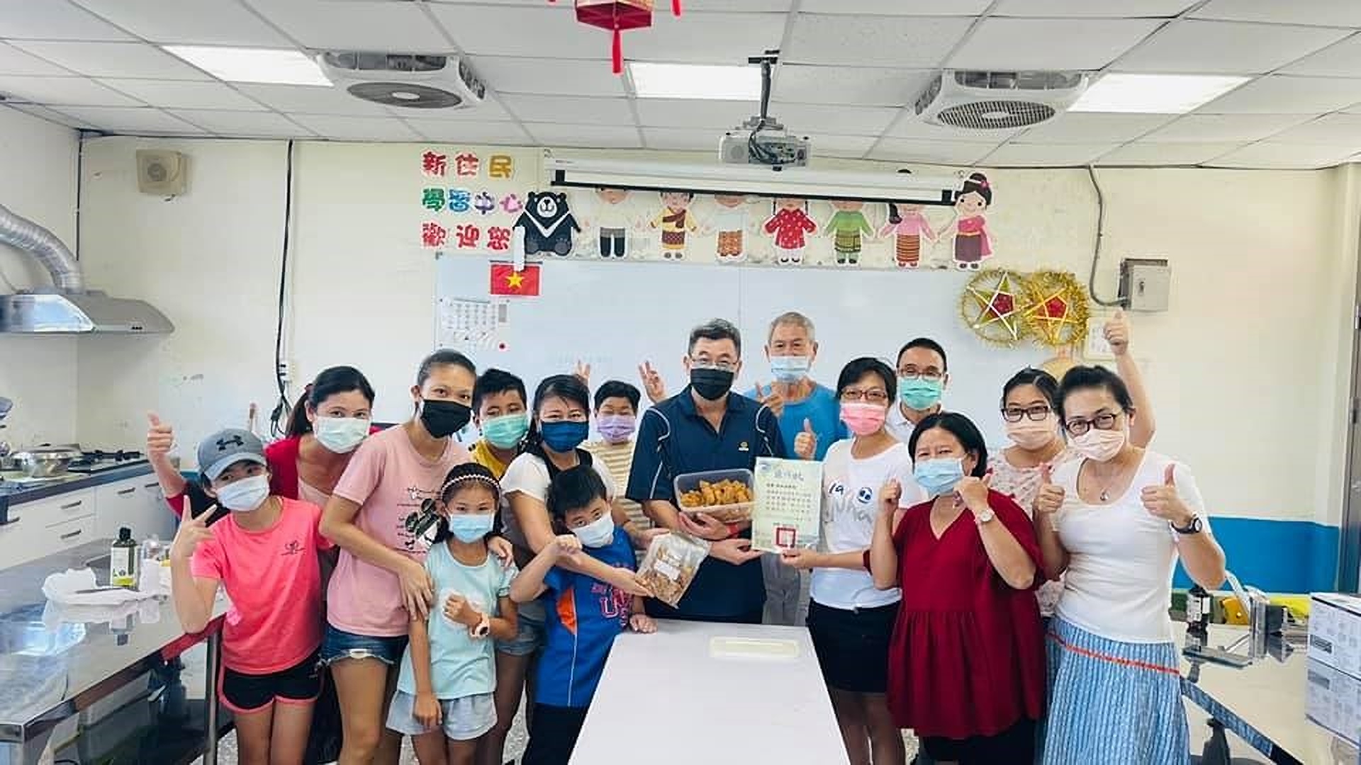 Kursus Masakan Sekolah Dasar Xingren membantu siswa memperoleh sertifikat dan memperoleh keterampilan.  Sumber foto : Biro Pendidikan Kota New Taipei