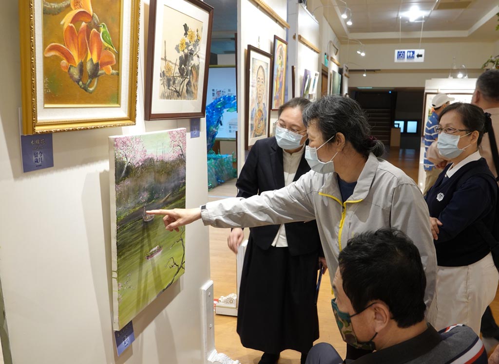 New Immigrant from Thailand to Exhibit her Painting Creations Photo provided by Tzu Chi Foundation