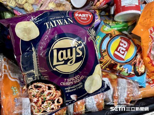 台灣商人在泰國超市發現台灣口味的洋芋片 圖／翻攝自《三立新聞》