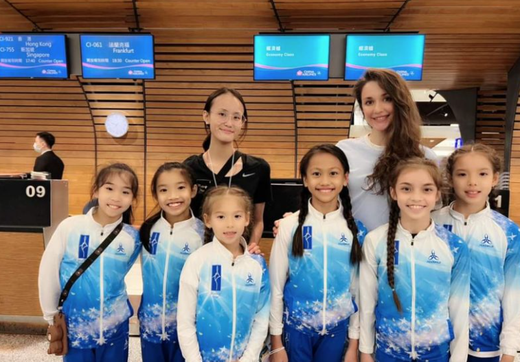 瑞莎（後排右）帶領台灣小將到土耳其、西班牙參加體操比賽，奪得19面金牌 圖／翻攝自瑞莎臉書
