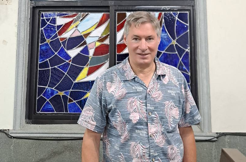 Italian stained glass artist, Andrea Rusin, works to encourage Taiwanese and Italian cultural relations
