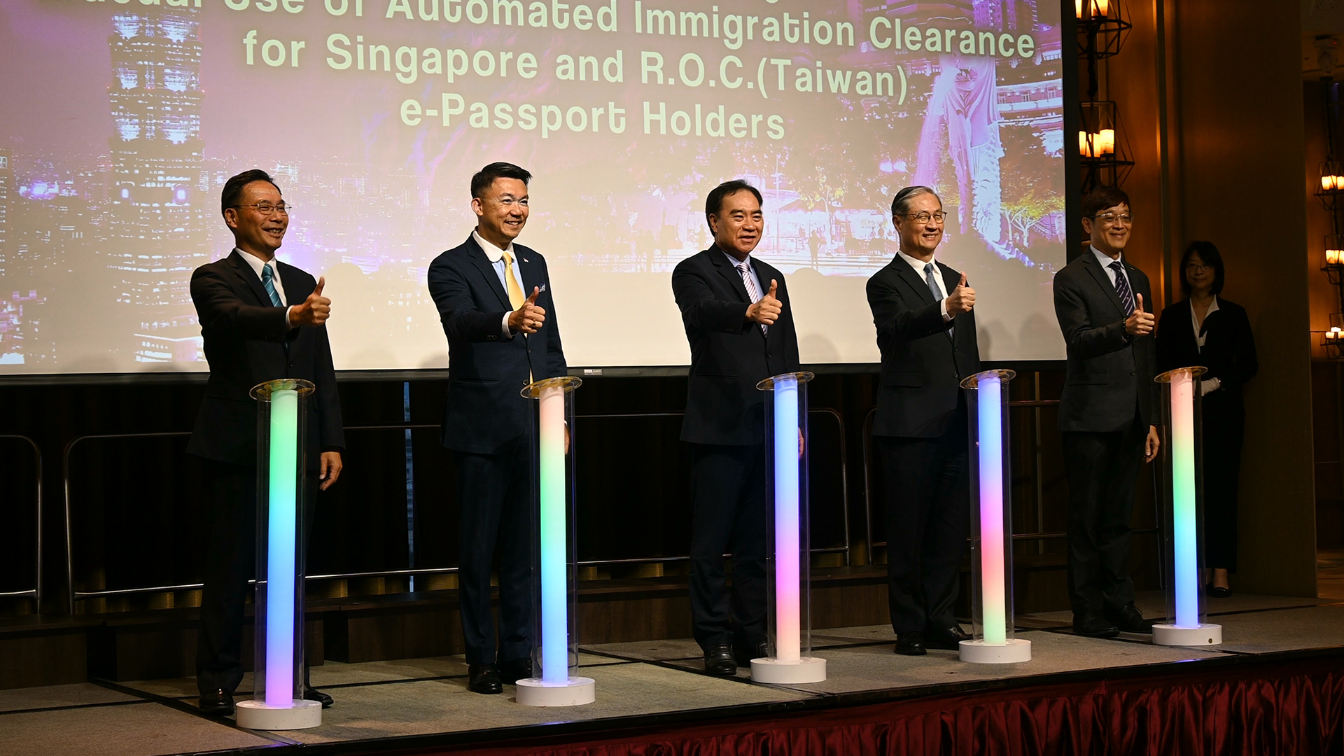 Reciprocal computerized immigration clearance will begin between Taiwan and Singapore. Photo provided by National Immigration Agency (NIA)