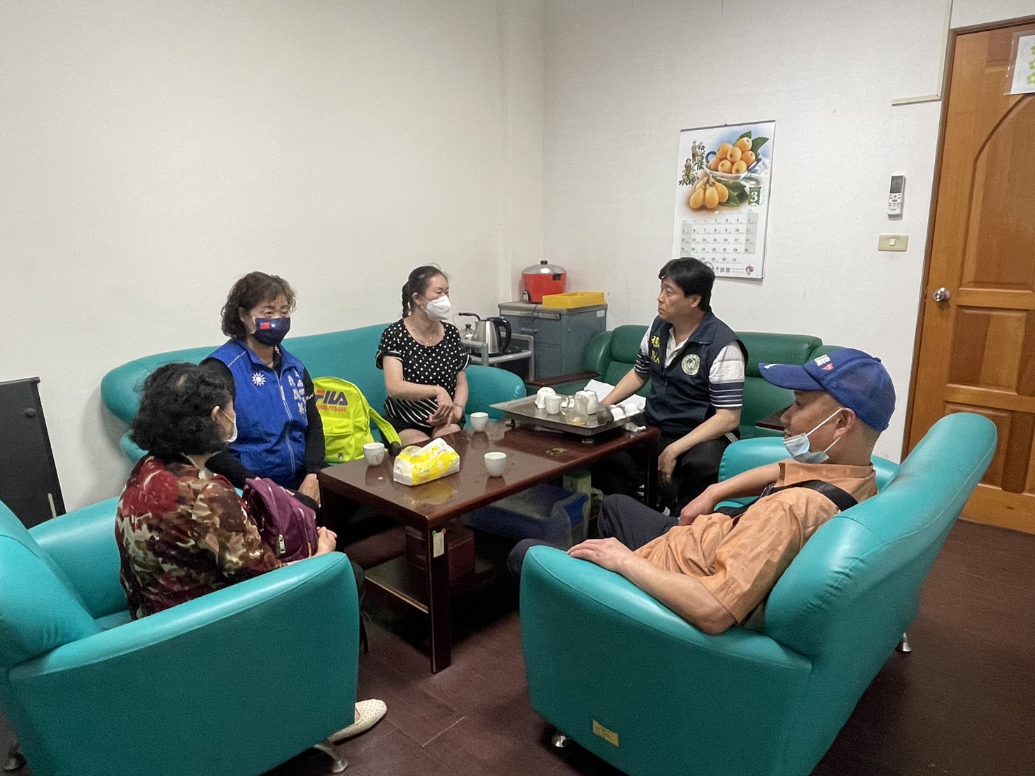 NIA Taitung County Service Station helps injured new immigrant’s family to Taiwan to take care of follow-up matters.  Photo provided by NIA