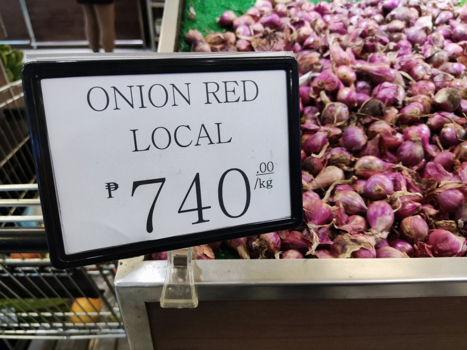The price of onions in the Philippines soared to 800 pesos per kg due to climate change Photo reproduced from ABS_CBN