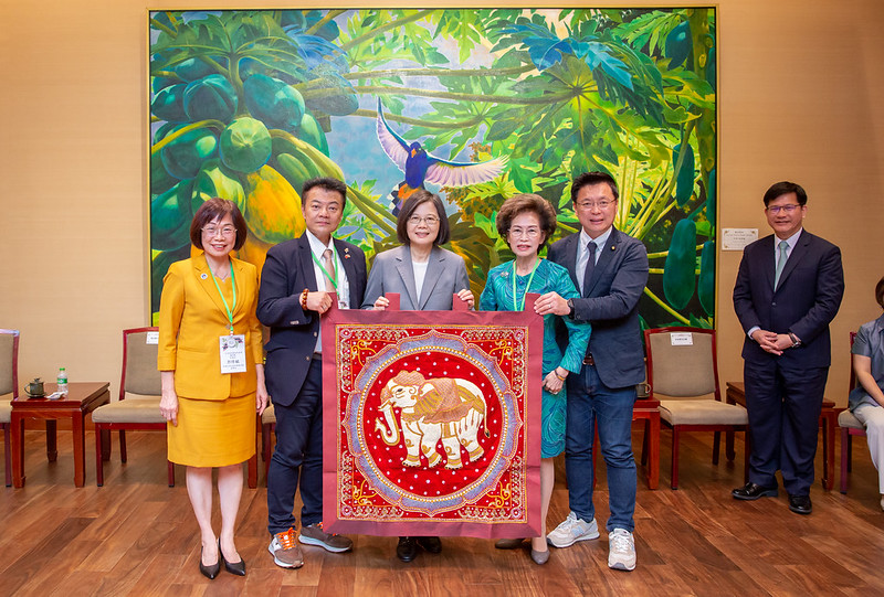 蔡英文總統接見台泰國會議員友好協會顧問團 圖／總統府提供