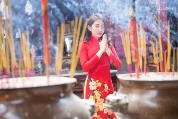 Không chỉ có người Hoa, mà người Việt cũng có tập tục đi chùa cầu bình an dịp Tết Nguyên đán. (Ảnh minh họa: kho ảnh Pixabay)
