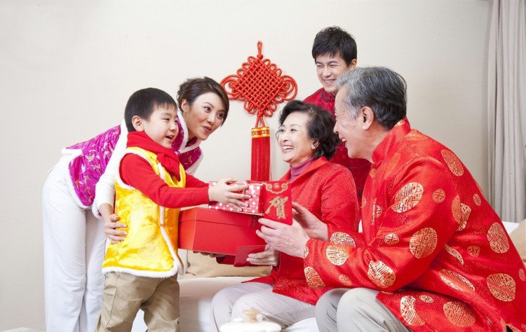 越南人過年「沖年喜」傳統習俗 預卜全家整年運勢